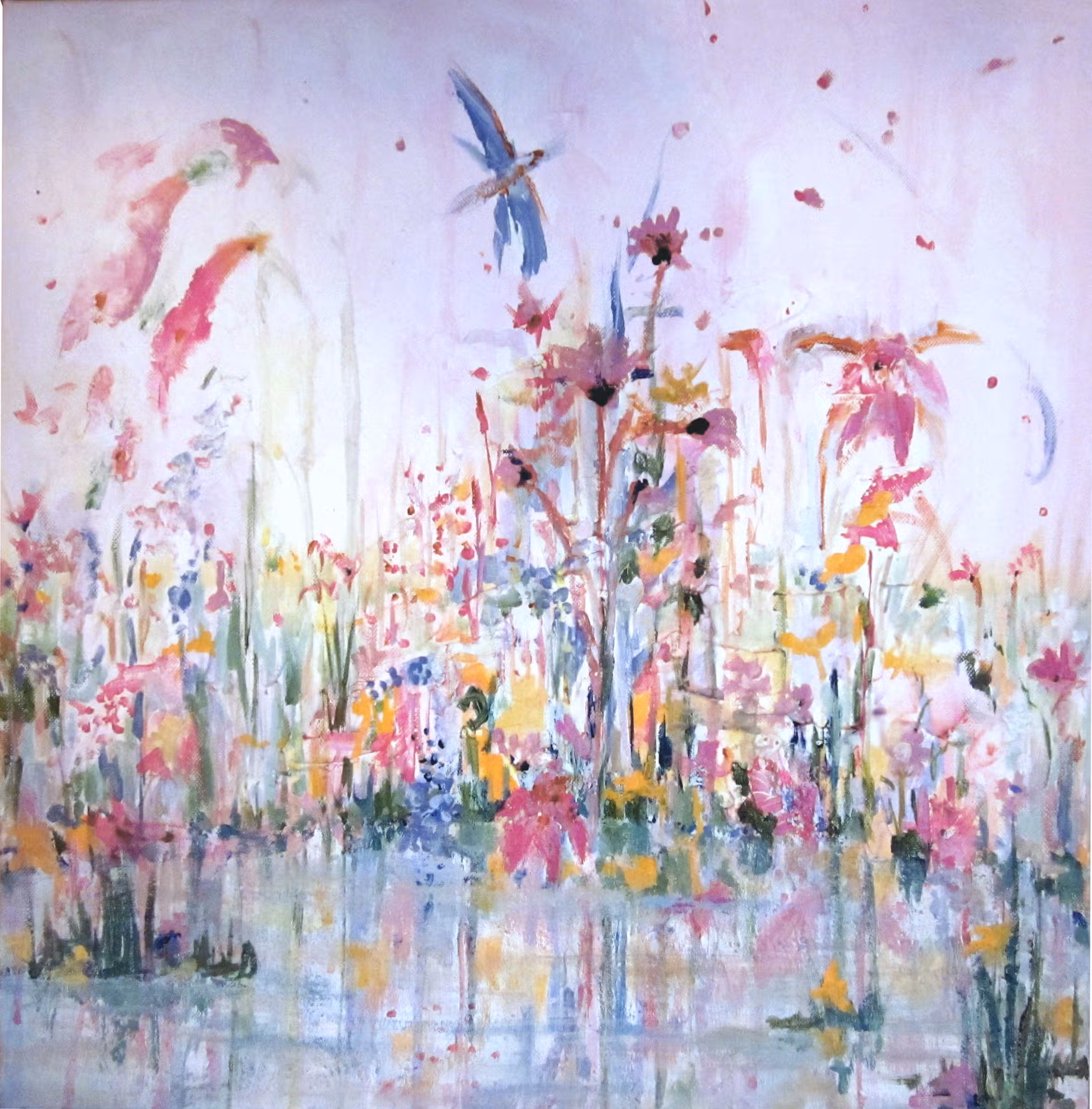 Waterkant bloemen met blauwe libelle